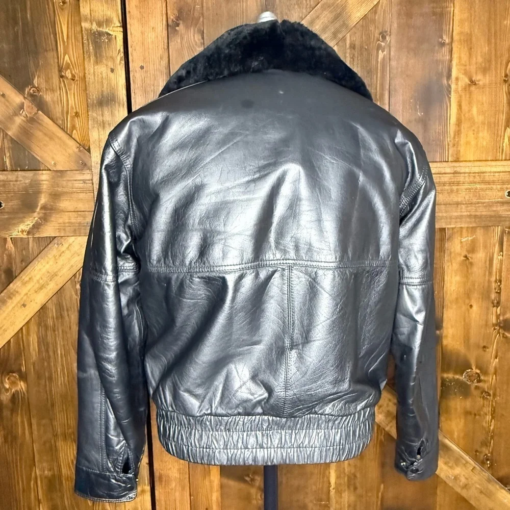 Vintage MEMBERS ONLY Black Leather Bomber Flight Jacket Fur Collar Men’s Sz 40 M